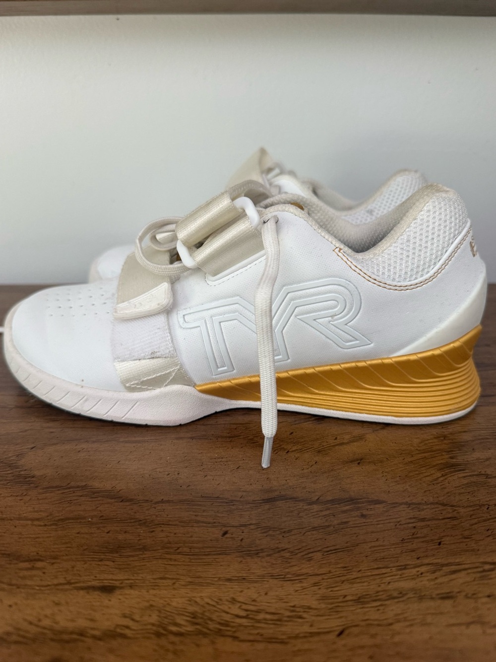 TYR Lifting shoes (lightly used)